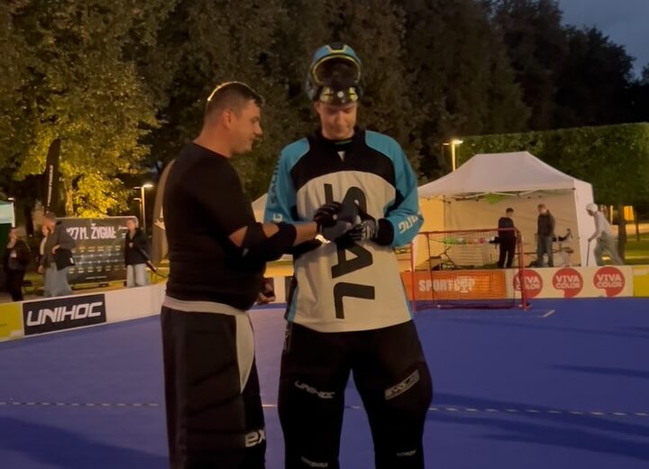 Lukiškių aikštėje buvo apdovanoti geriausi iš geriausių žaidėjai vasaros floorball 3x3 lygoje.🏆💪🏻 Top Goal Scorer Arminas Kardokas Top Playmaker Martynas&hellip;